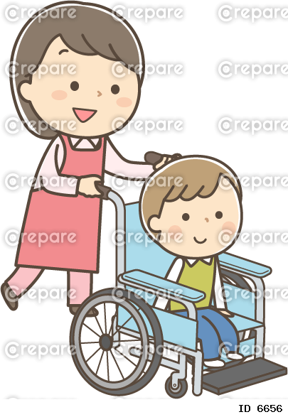 車椅子に乗る男の子と女性看護師