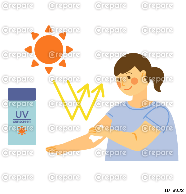 日焼け止めを塗るTシャツの女性